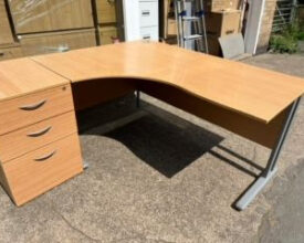 1600 Ergo desks with drawer